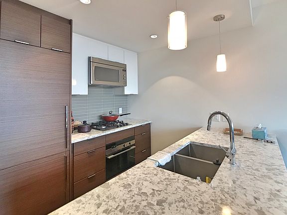 3rd image of 4083 Cambie St #D125