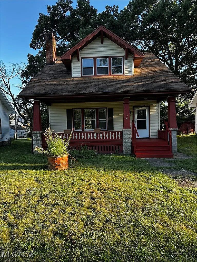 2743 Mount Vernon Ave photo 1