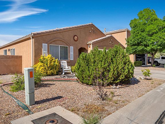 3rd image of 1405 Villa Lila St NE