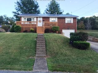 207 Edgewood Cir, Ripley, WV 25271