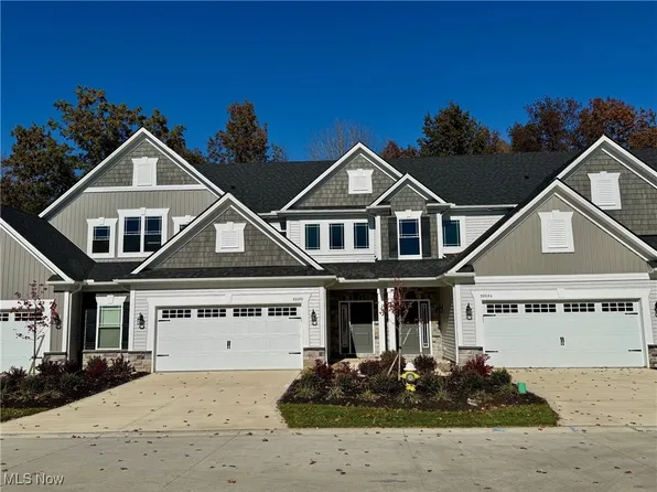 32080 Tuscan Ln #M-2, Avon Lake, OH 44012