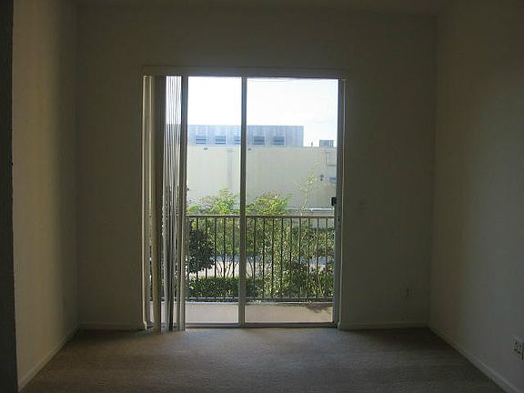 5th image of 10360 SW Stephanie Way #6206