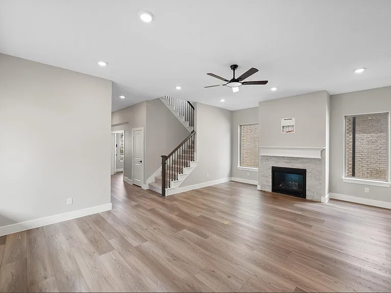 2341 Cobbler St — Photo 3