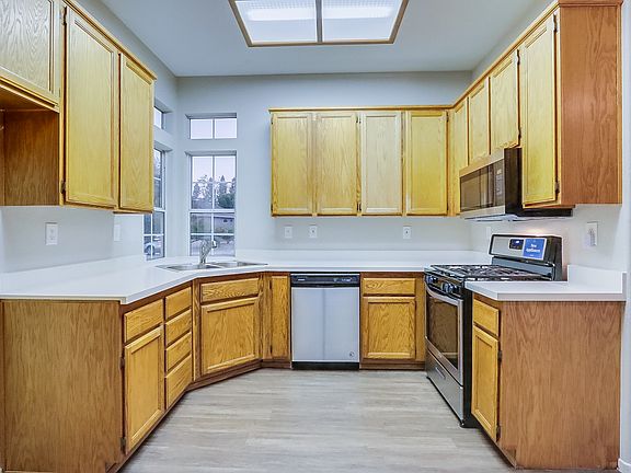 4th image of 1564 Chadbury Dr
