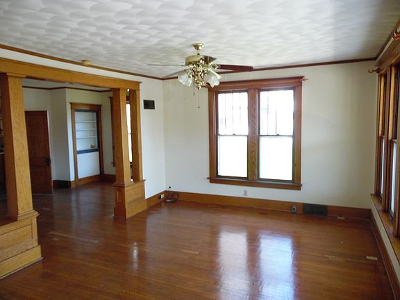 3rd image of 436 Dewey Ave