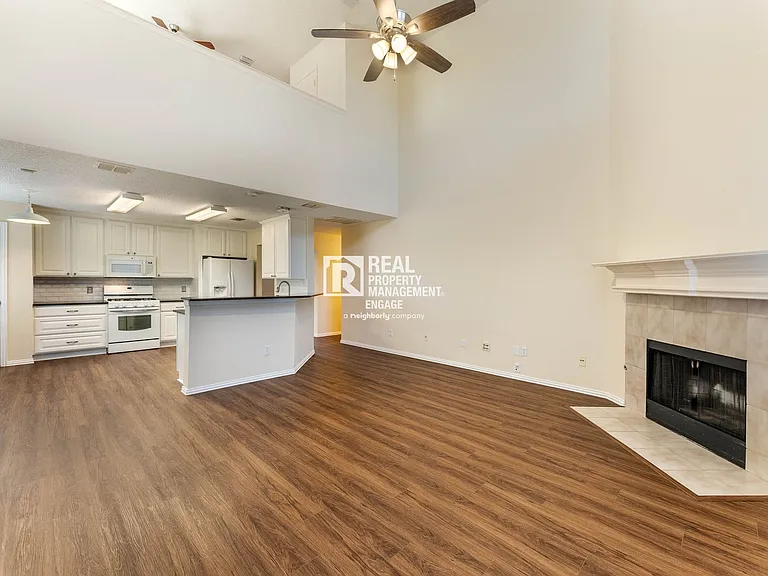 3929 Acorn Ln — Photo 12