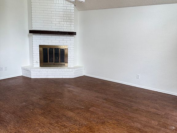 2nd image of 14009 S Hickory Pl