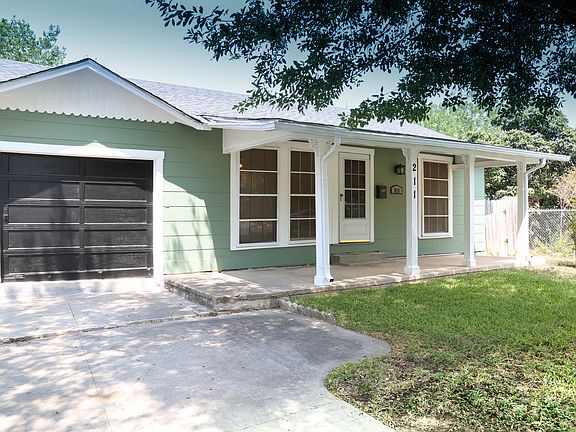 3rd image of 211 Thorain Blvd
