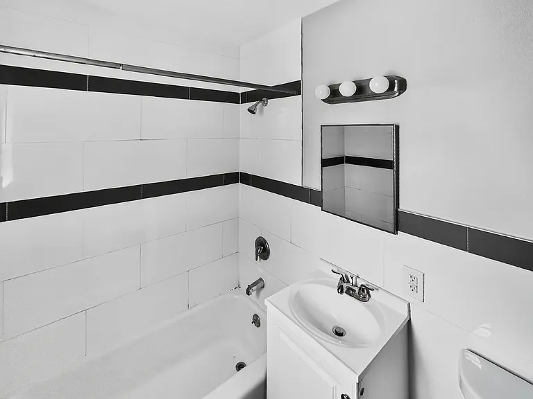 21 Willoughby St #A3 — Photo 4