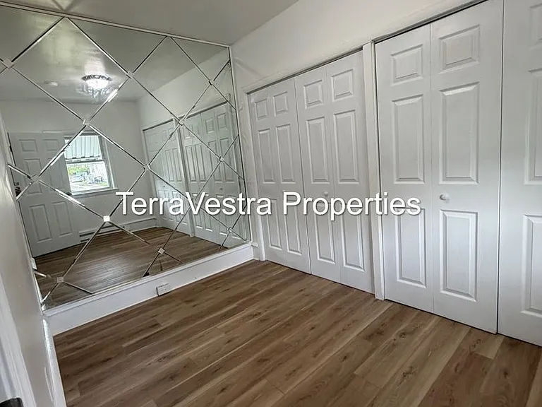 424 W Broad Street — Photo 21