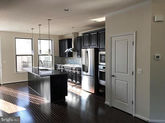 2nd image of 42417 Dogwood Glen Sq
