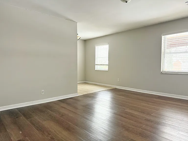 700 Village Ln #4 — Photo 2