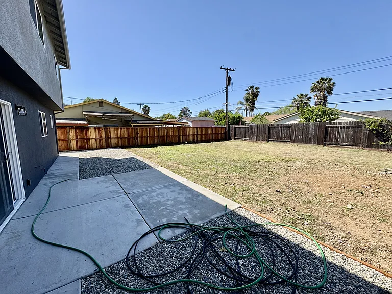 10426 Reymouth Ave — Photo 18