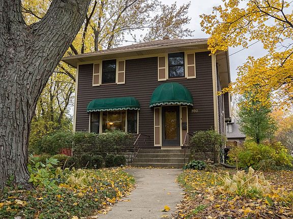 2nd image of 700 Grant St