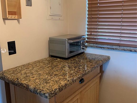 4th image of 9230 Lagoon Pl APT 409