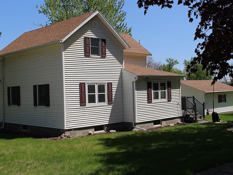 1st image of 409 12th St