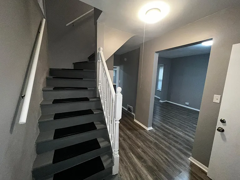 709 N Laramie Ave — Photo 11