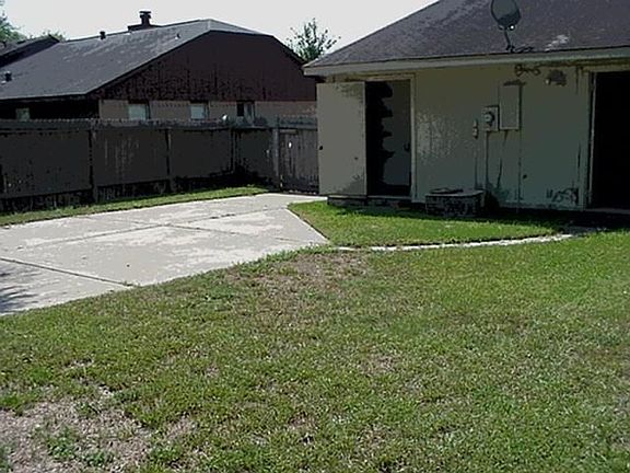 3rd image of 19442 Lazy Valley Dr