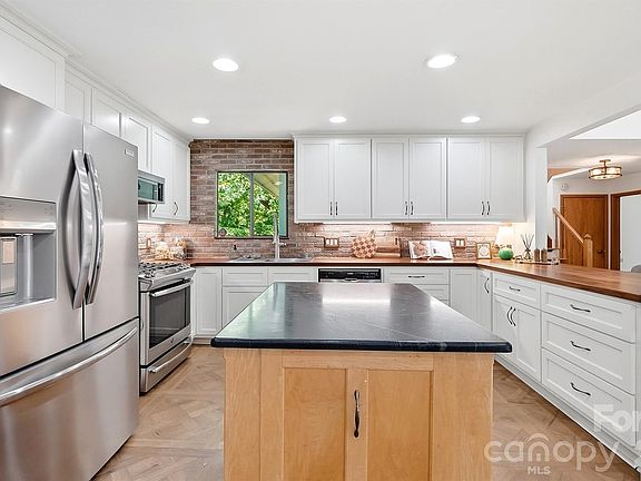 3rd image of 872 Old Bell Rd