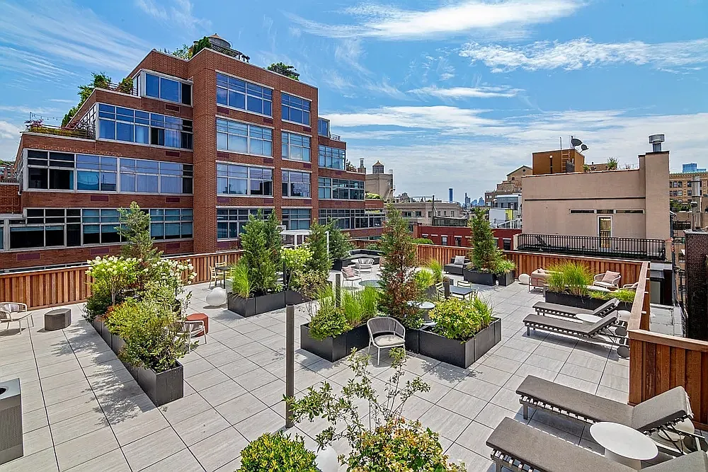 110 Horatio Street — Photo 4