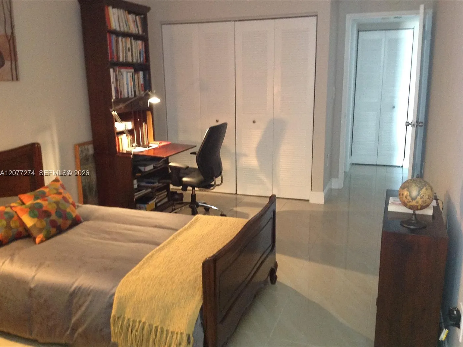Madison Downtown Condo — Photo 3
