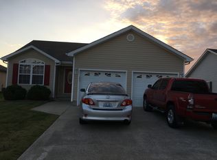 290 Village Dr, Berea, KY 40403