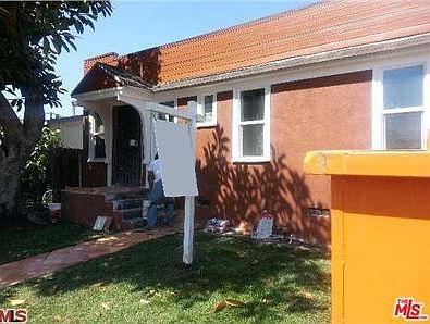 2nd image of 807 E 109th St