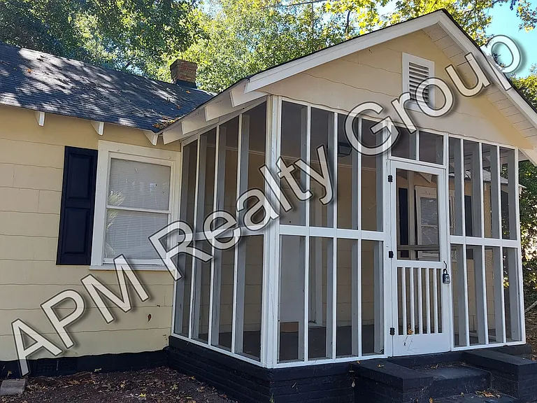 1512 Malinda Rd — Photo 1