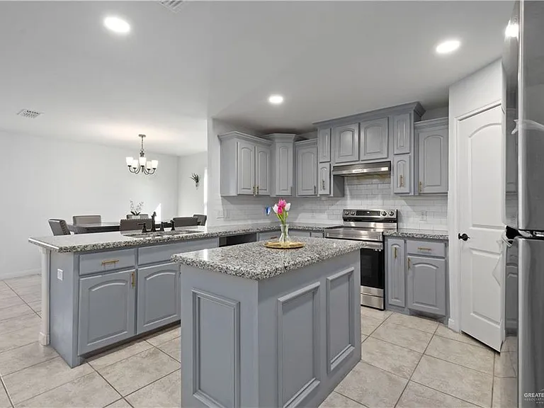 2307 N 26th Dr — Photo 10