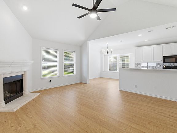 5th image of 924 Bowie Dr