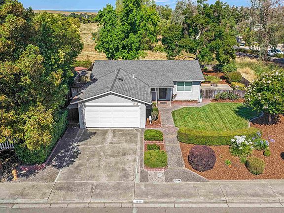 3rd image of 1596 Heather Ln