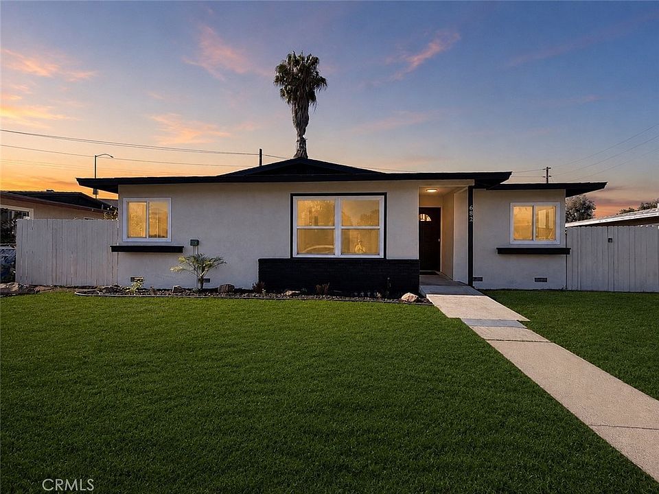 1st image of 682 E La Verne Ave