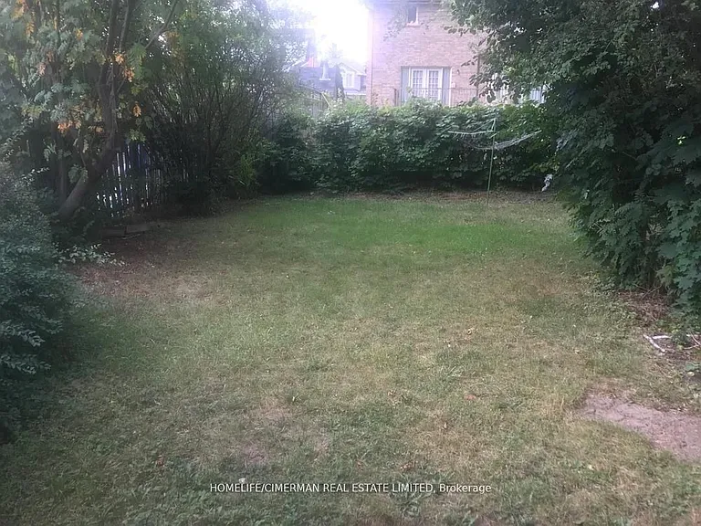 106 Holcolm Rd #BASEMENT — Photo 13
