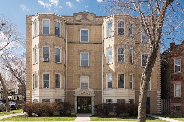 1st image of 4202 N Sawyer Ave APT 3N