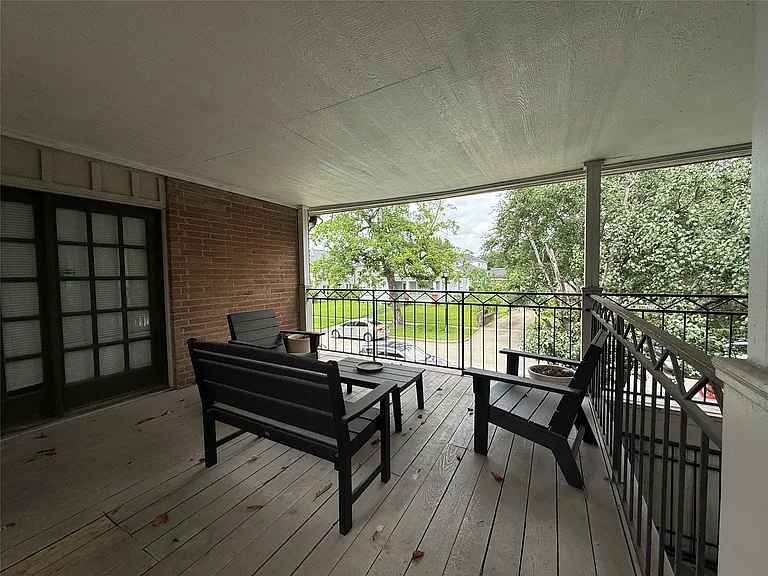 1801 Cortlandt St #17 — Photo 8