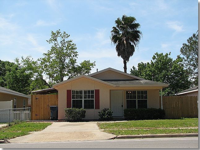 New Paint! ready for you to buy and move in!