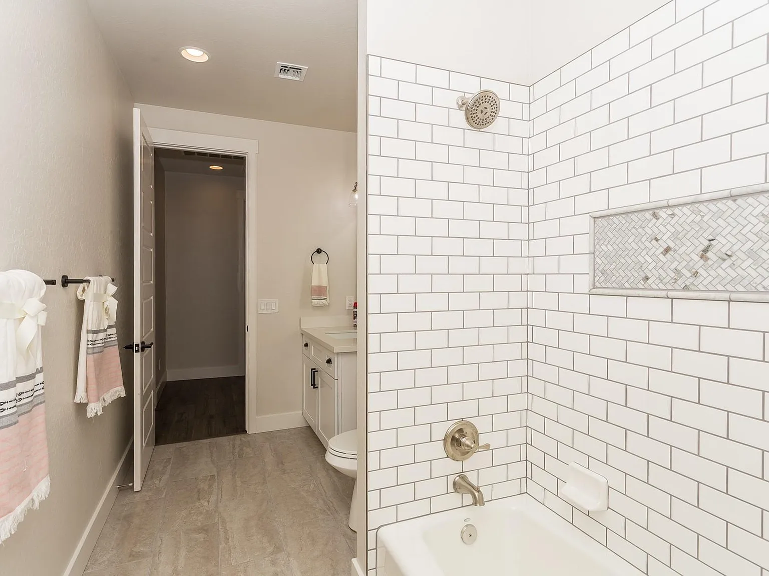 524 Allerton Way — Photo 2