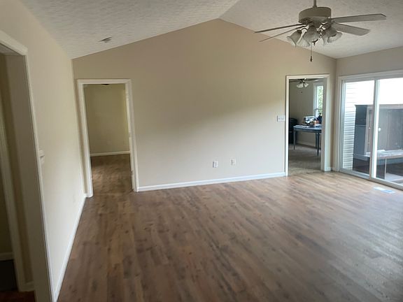 4th image of 230 Schwarzkopf St