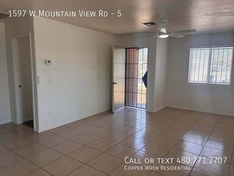 1597 W Mountain View Rd #5 — Photo 5