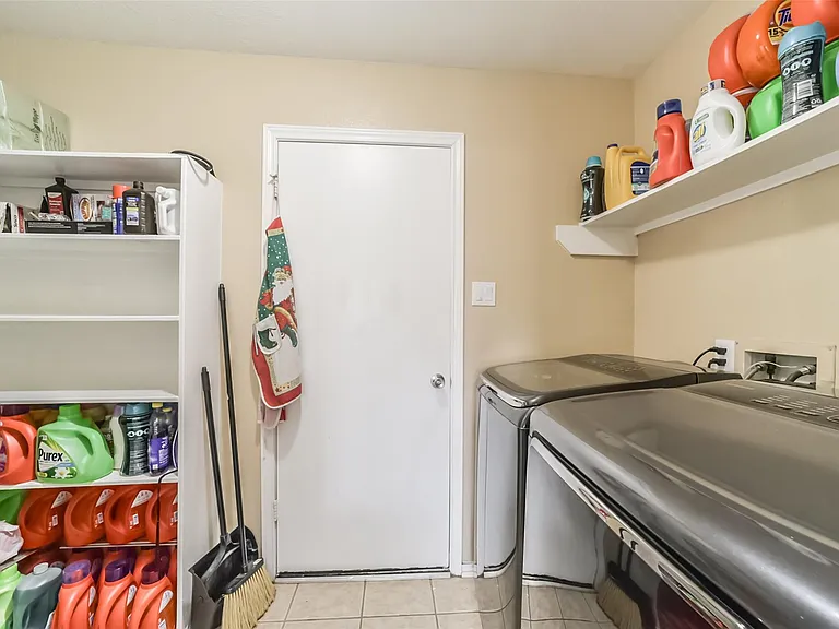 3818 Brook Garden Ln — Photo 27