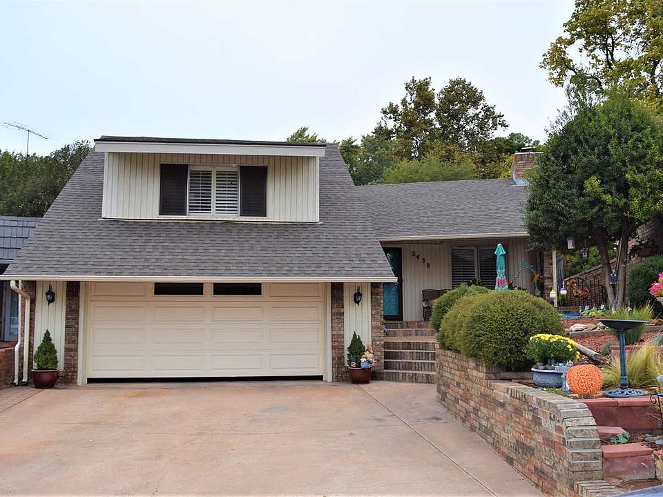 1st image of 2438 Sherwood Dr