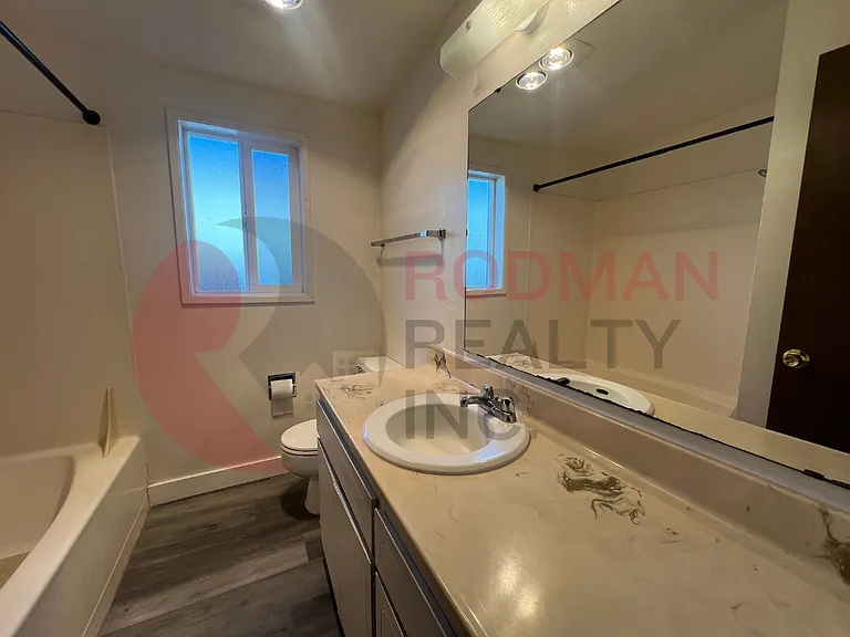 1134 10th Ave — Photo 5
