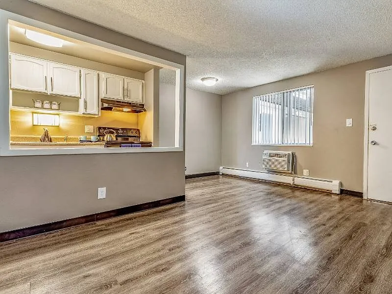 Bridge Square Apartments — Photo 2
