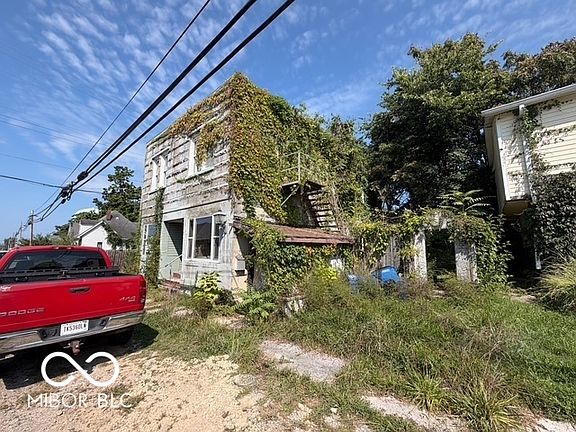 3rd image of 809 6th St