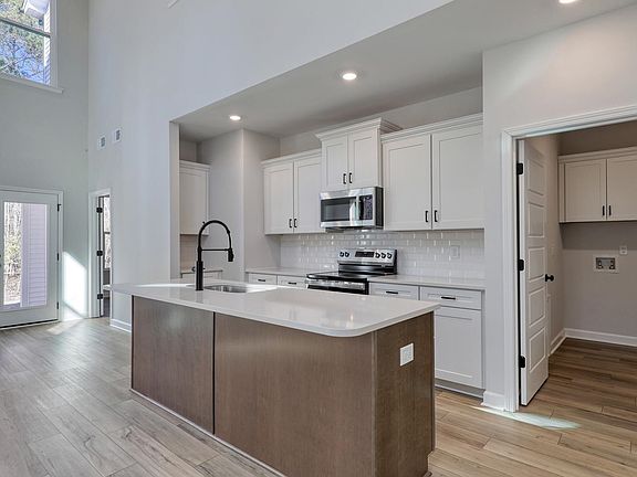 5th image of 244 Layla Way #201