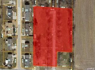 11239 Country Vlg, Lebanon, IL 62254