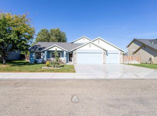 750 W Tropical Dr, Nampa, ID 83686