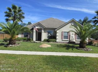 667 Martin Lakes Dr E, Jacksonville, FL 32220