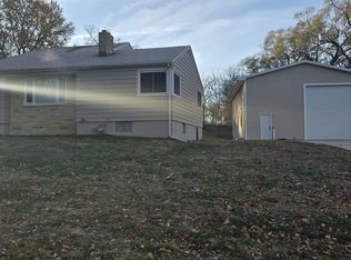 1803 Grove Rd, Bellevue, NE 68005