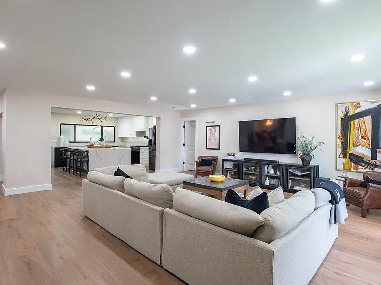 335 Franklin Rd — Photo 13
